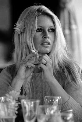 Brigitte Bardot, BB, Bardot, Bardot, la fleur dans les cheveux - Blog with a View