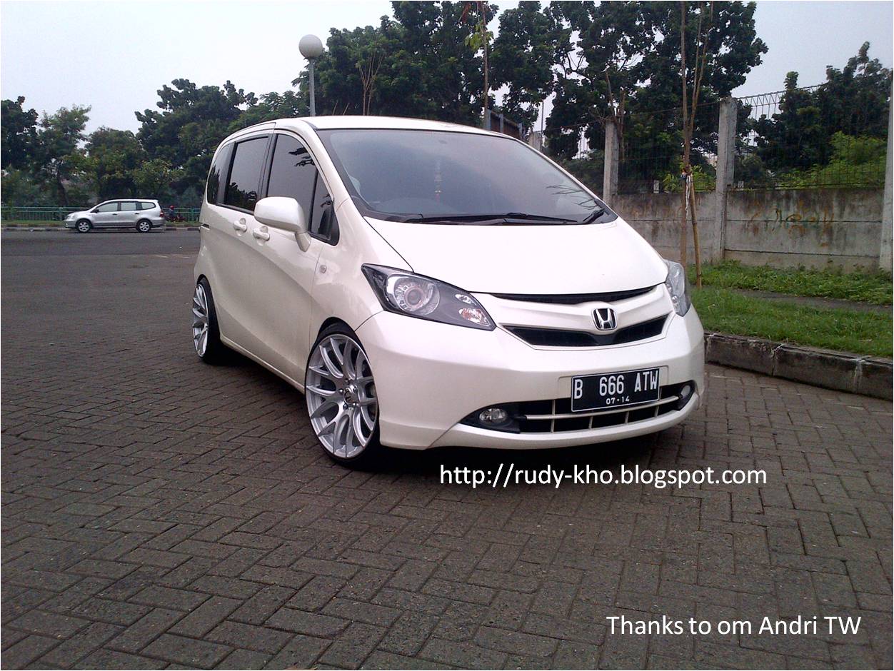 Rudy Kho Naga 76 Autosport Honda Freed Dengan Velg PCD 5 X 112