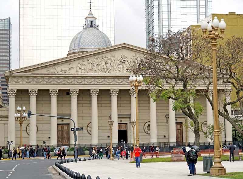 turistas de brasil, uruguay y chile a Buenos Aires