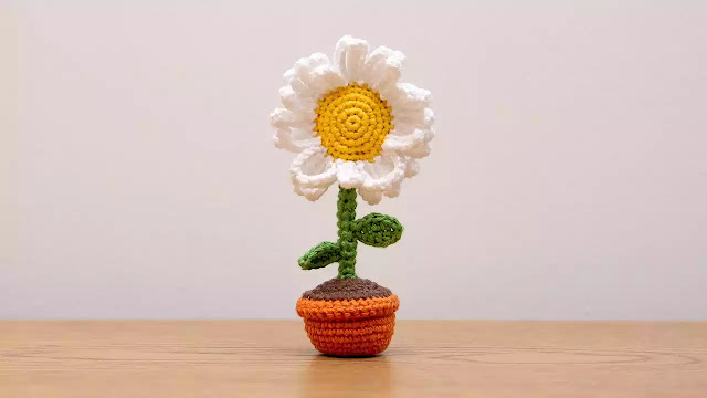 1611. APRENDE A TEJER GRATIS Amigurumi de Flor Margarita