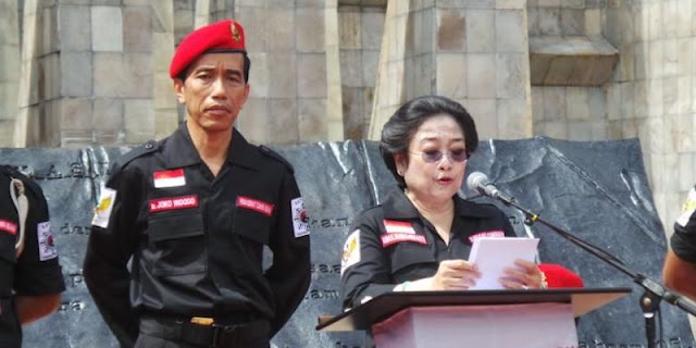 Halusinasi Jokowi Masih Berkuasa dengan Dukungan Relawan
