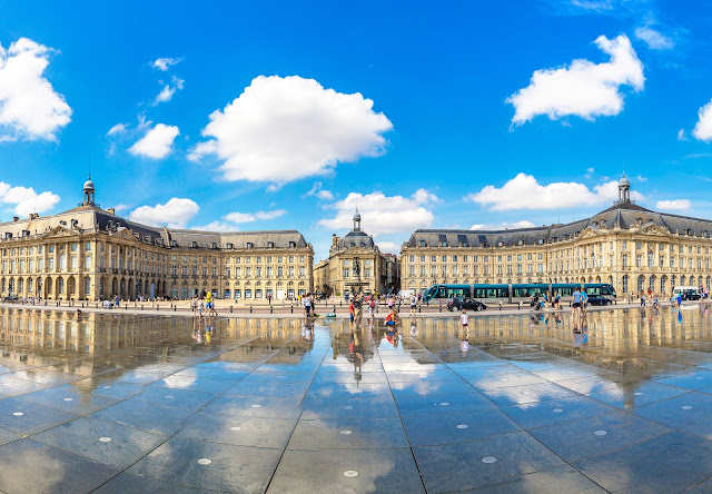 praça da bolsa em Bordeaux