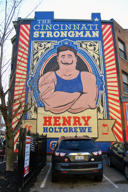 Найсильніший чоловік Цинциннаті.Цинциннаті, Огайо (The Cincinnati Strong Man: Henry Holtgrewe. Cincinnati, ОH)