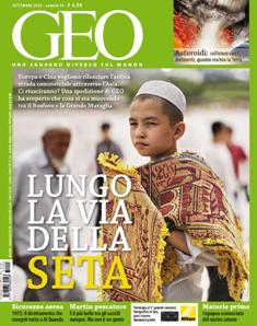 Geo. Uno sguardo diverso sul mondo 93 - Settembre 2013 | ISSN 1826-8307 | PDF HQ | Mensile | Geografia | Viaggi | Natura
Geo. Uno sguardo diverso sul Mondo è il grande mensile che tratta di geografia, viaggi, natura e popoli attraverso reportage approfonditi e immagini spettacolari dei più grandi fotografi dai luoghi più particolari del pianeta.
L’edizione italiana fa parte di un network internazionale a cui aderiscono più di 20 Paesi nel mondo: una rete di scambio e arricchimento reciproco che permette di selezionare per i lettori il meglio della produzione mondiale.
Geo. Uno sguardo diverso sul Mondo spazia da etnografia a spedizioni geografiche, da ecologia ad ambiente, da scienza a psiche, e poi ancora natura e animali: tutto ciò che ruota attorno all’uomo, la Terra e i suoi meravigliosi luoghi.
Ogni mese reportage di ampio respiro, storie raccontate in prima persona da chi le ha vissute, ma anche tante news e rubriche da ogni parte del globo.
Uno sguardo diverso sul Mondo!