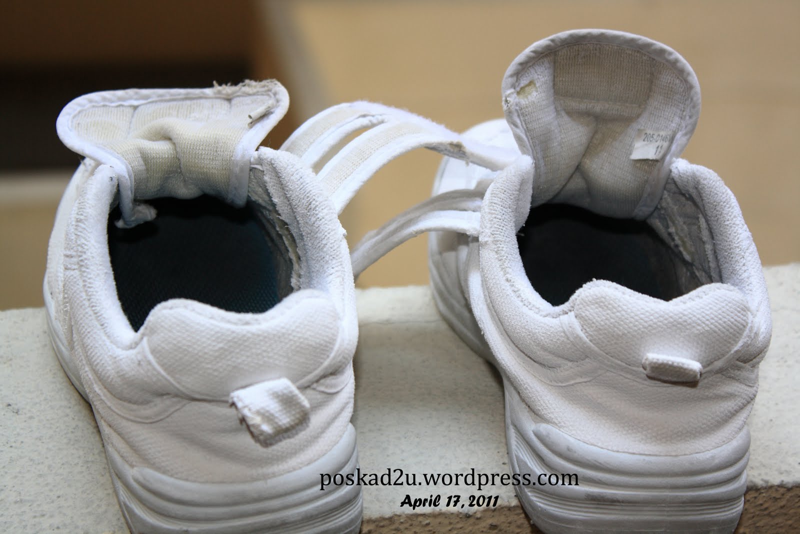 Gubuk Kecil Kembara Jalanan: Sepatu Putih untuk anak