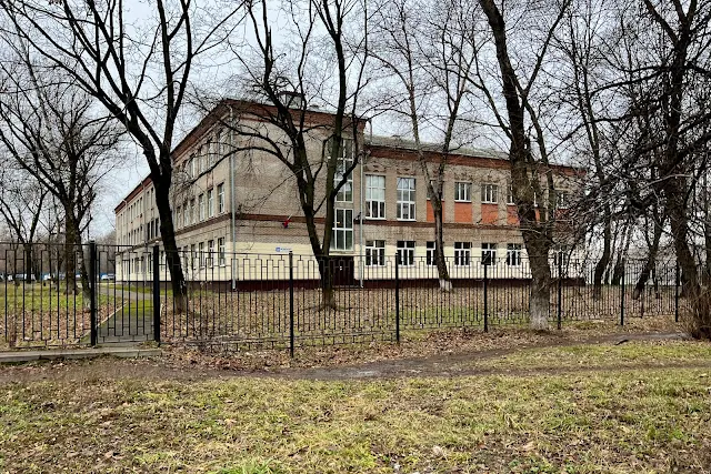 Люберцы, Октябрьский проспект, Гимназия № 5 (здание построено в 1962 году)
