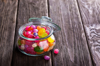 Comidas que dañan los dientes caramelos