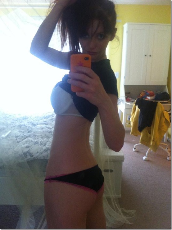 Veronica-Ricci-hot-camera-phone-pics-27