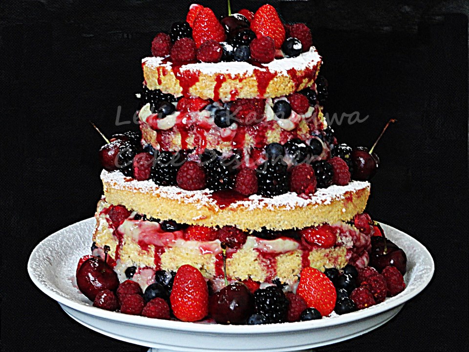 Naked Cake com frutas vermelhas e recheio Últimos posts Blog 