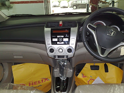 Interior wise, the new Honda City provide a conservative yet comfortable 