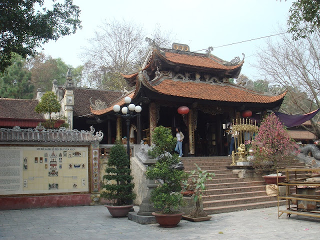 Ba Chua Kho temple festival in Bac Ninh