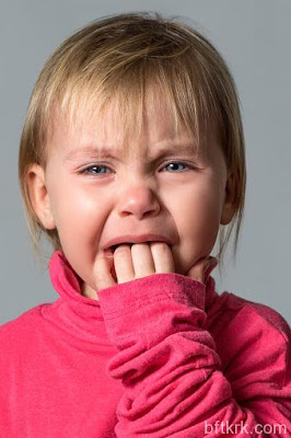 6 اخطاء لا يجب ين يفلعها الاهل امام اطفالهم اطفال حزينة طفل طفلة تبكى crying baby kid girl boy