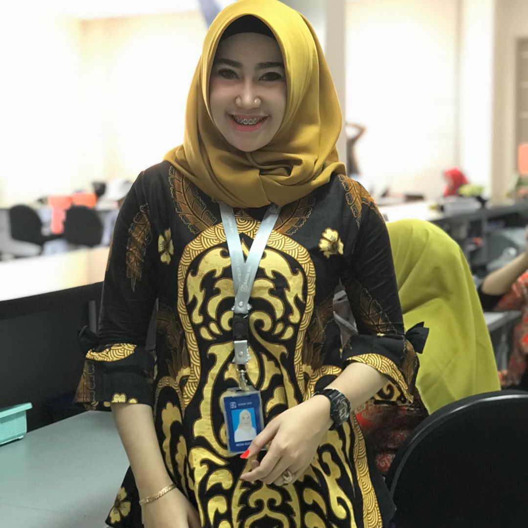 40 Koleksi foto pegawai bank  cantik  Republic Renger Cantik 