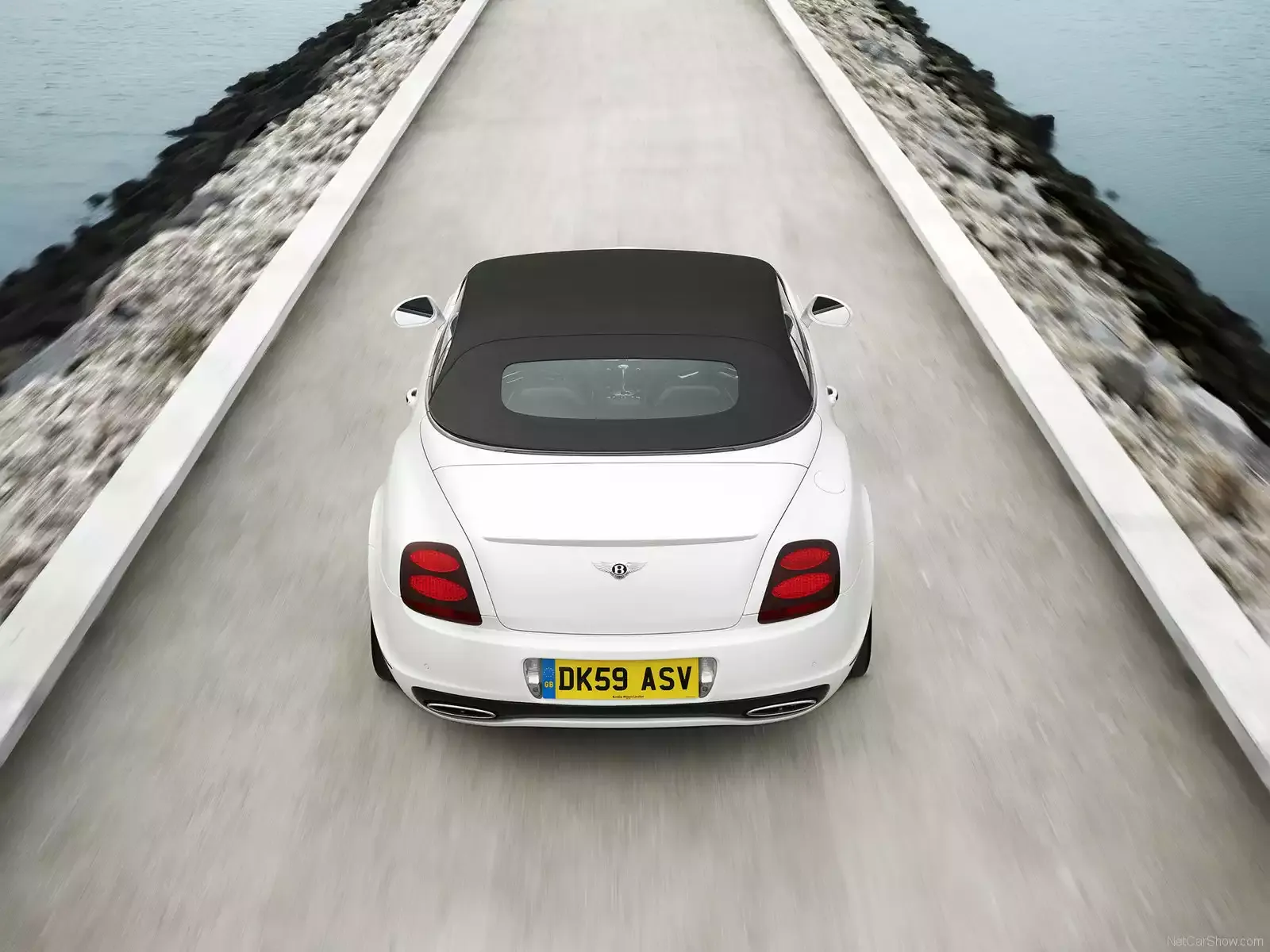 Hình ảnh xe ô tô Bentley Continental Supersports Convertible 2011 & nội ngoại thất