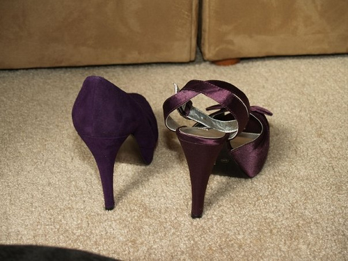 purple wedding shoe pictures