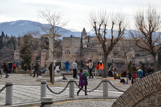 Granada i widoki z dzielnicy Albaicín