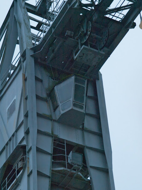 jiemve, la grue grise TITAN à Nantes