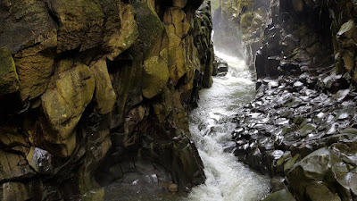 Eksotisnya Curug Cikuluwung Kota Bogor