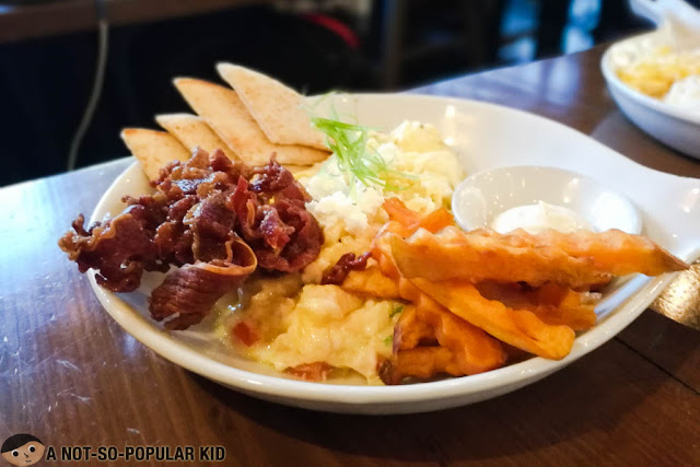 Omelette with Fried Tapa of Luna Cafe