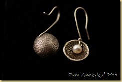 Earrings pearl back