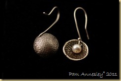 Earrings pearl back