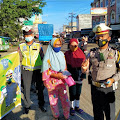 Sat Lantas Polres Sergai Bagikan Masker, Takjil dan Imbau Patuhi Prokes Giat Ops Keselamatan Toba
