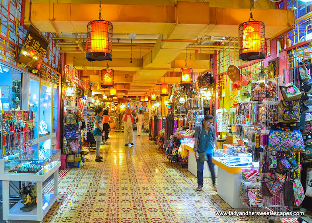 Souvenir shopping in Central Market