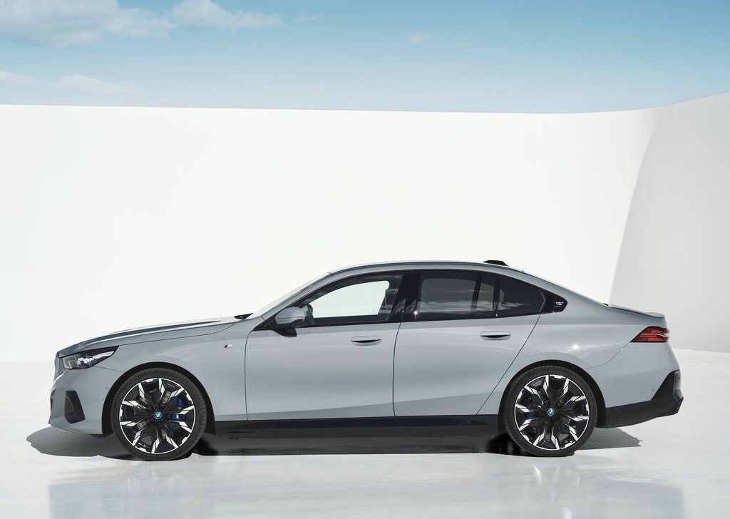 2024 BMW i5