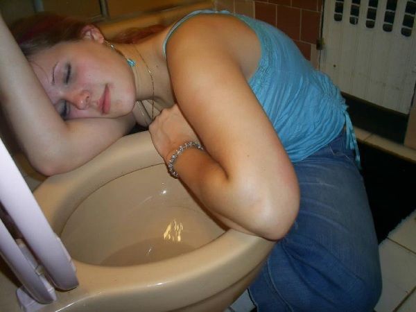 Passed Out Drunk Girls Pictures15