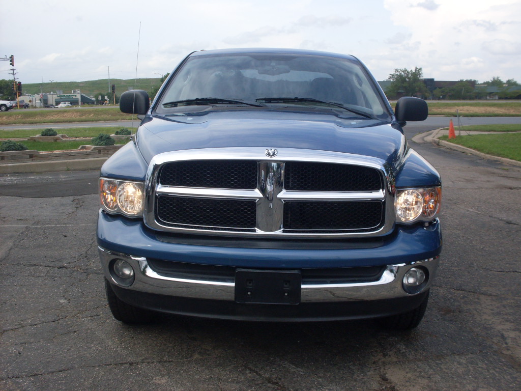 2003 cbr 600rr blue 2004 DODGE RAM SLT , SHORT BOX 4X4 , 5.7 LITER HEMI V8 - $10,995