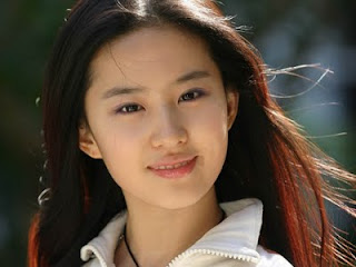 Liu Byi Fei The most beautiful artist in the world