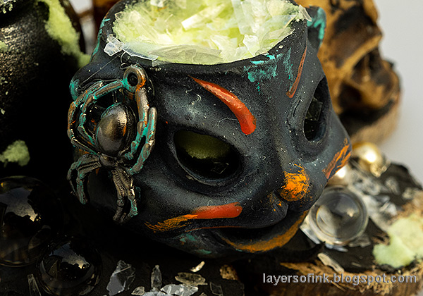 Layers of ink - Witch's Brew Halloween Scene Tutorial by Anna-Karin Evaldsson. Poison bubbling.