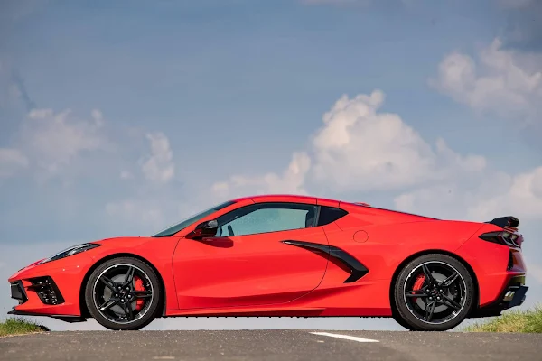 Novo Chevrolet Covevette Stingray C8 - Europe