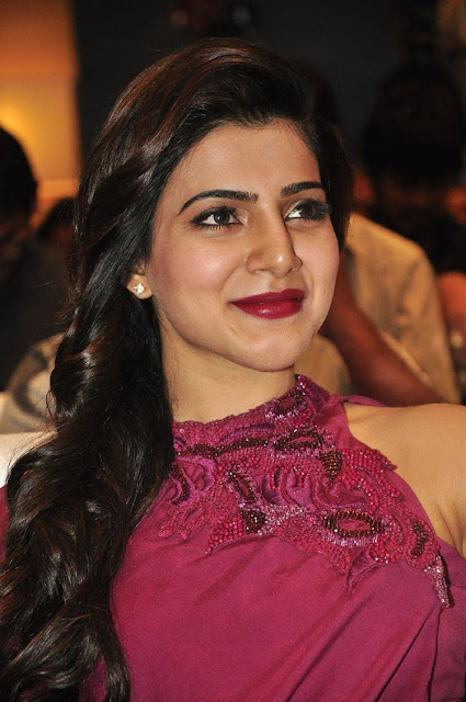 samantha at event showing her armpits 