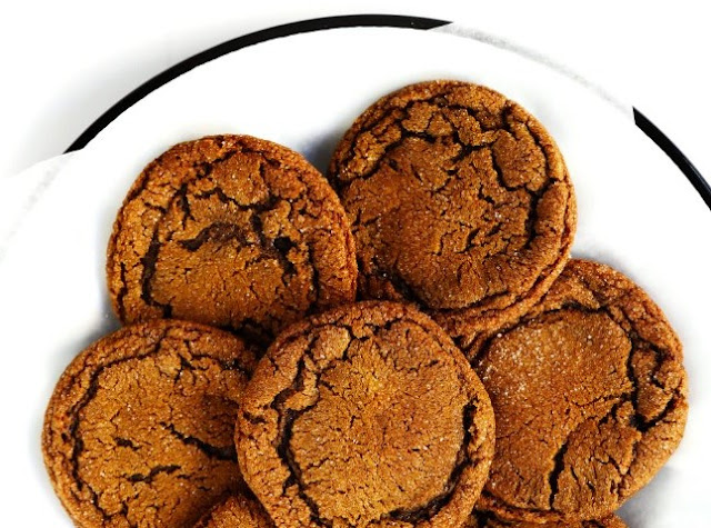 Chewy Ginger Molasses Cookies #ginger #cookies