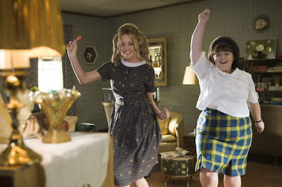 Nikki Blonsky Amanda Bynes Hairspray movie still Tracy Turnblad 