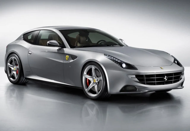 Nova Ferrari FF 2012 - silver