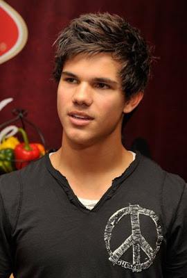 taylor lautner pics 2012