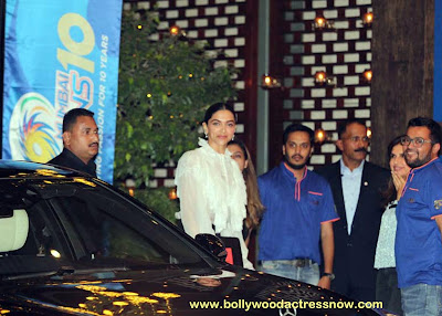 Bollywood Star Deepika Padukone at  party with the Mumbai Indians 08