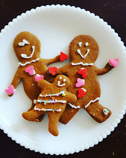 gingerbread men cookies with frosting