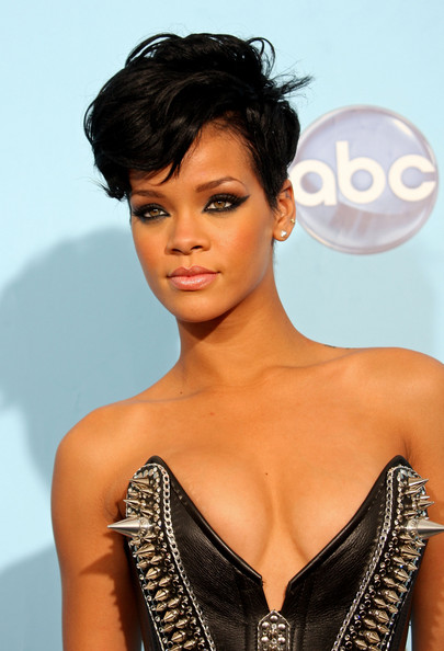 rihanna short hairstyles. hot rihanna short haircuts