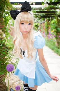 Necoco cosplay Alice in Wonderland