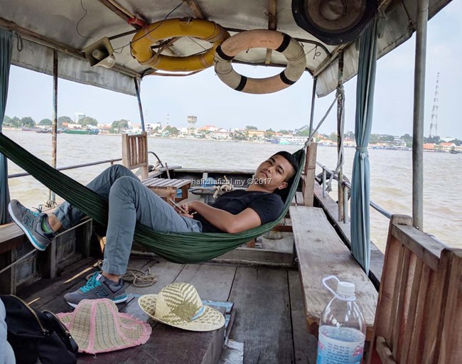 gambar bot ke sungai mekong