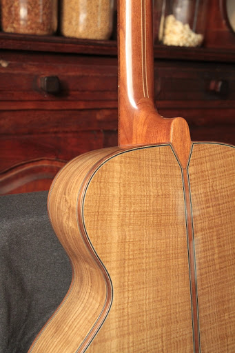 Guitarras Luiggi Luthier: Bajo Acustico Fretless / Acoustic Fretless Bass