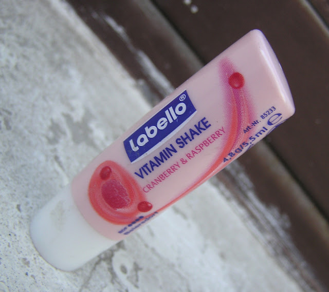 Labello Vitamin Shake Cranberry &Raspberry tube shape