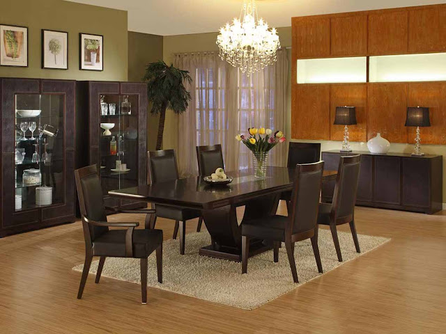 Formal Dining Table with Color Dominance