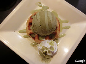 Coffee Haus_Schaumburg_belgian waffle green tea_by black apple