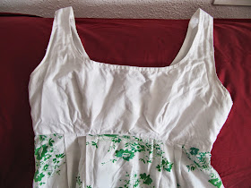 Vestido blanco flores verdes