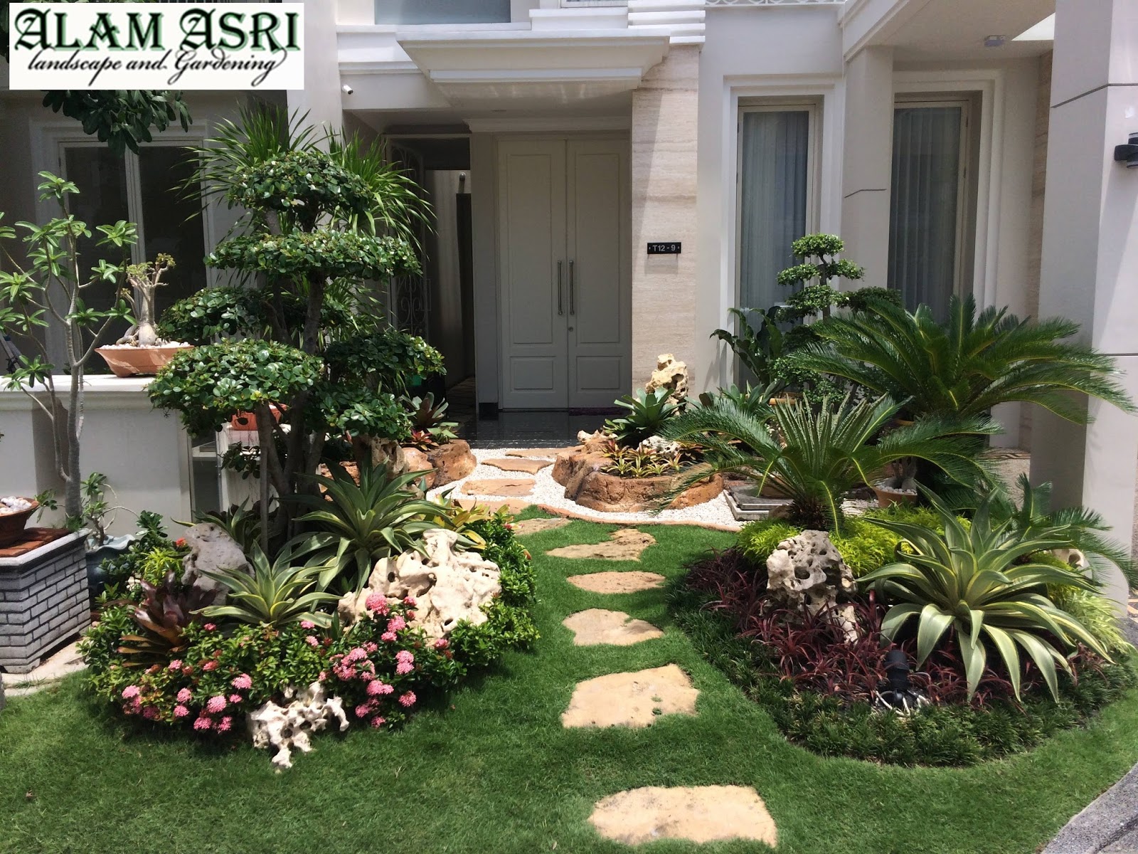  Taman  Rumah Minimalis di  Surabaya  Tukang Taman  Surabaya  