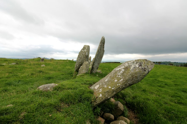 Sideways leaning stones Bealtany